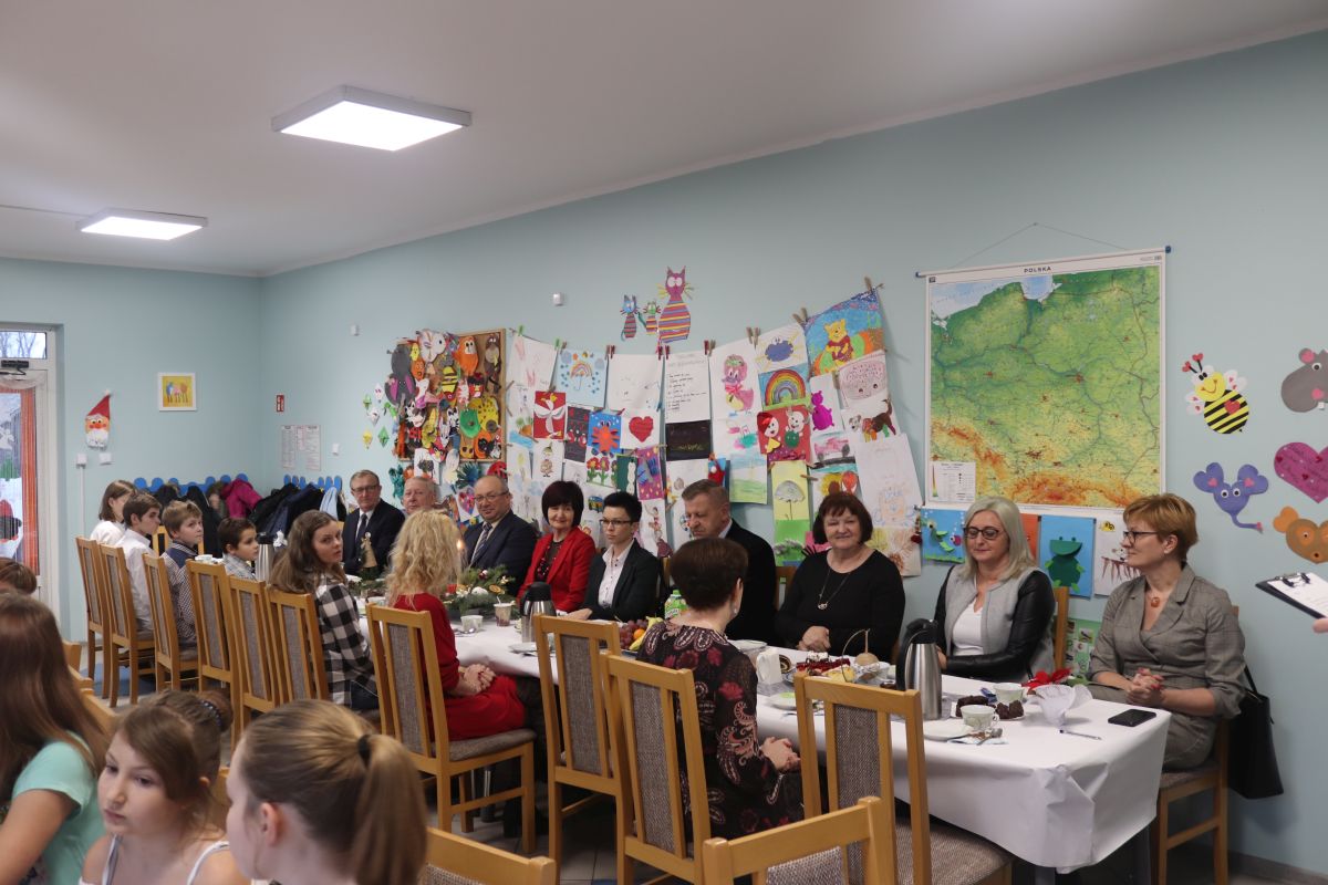 Wigilijne spotkanie w rodowiskowym Ognisku Wychowawczym w Sawsku